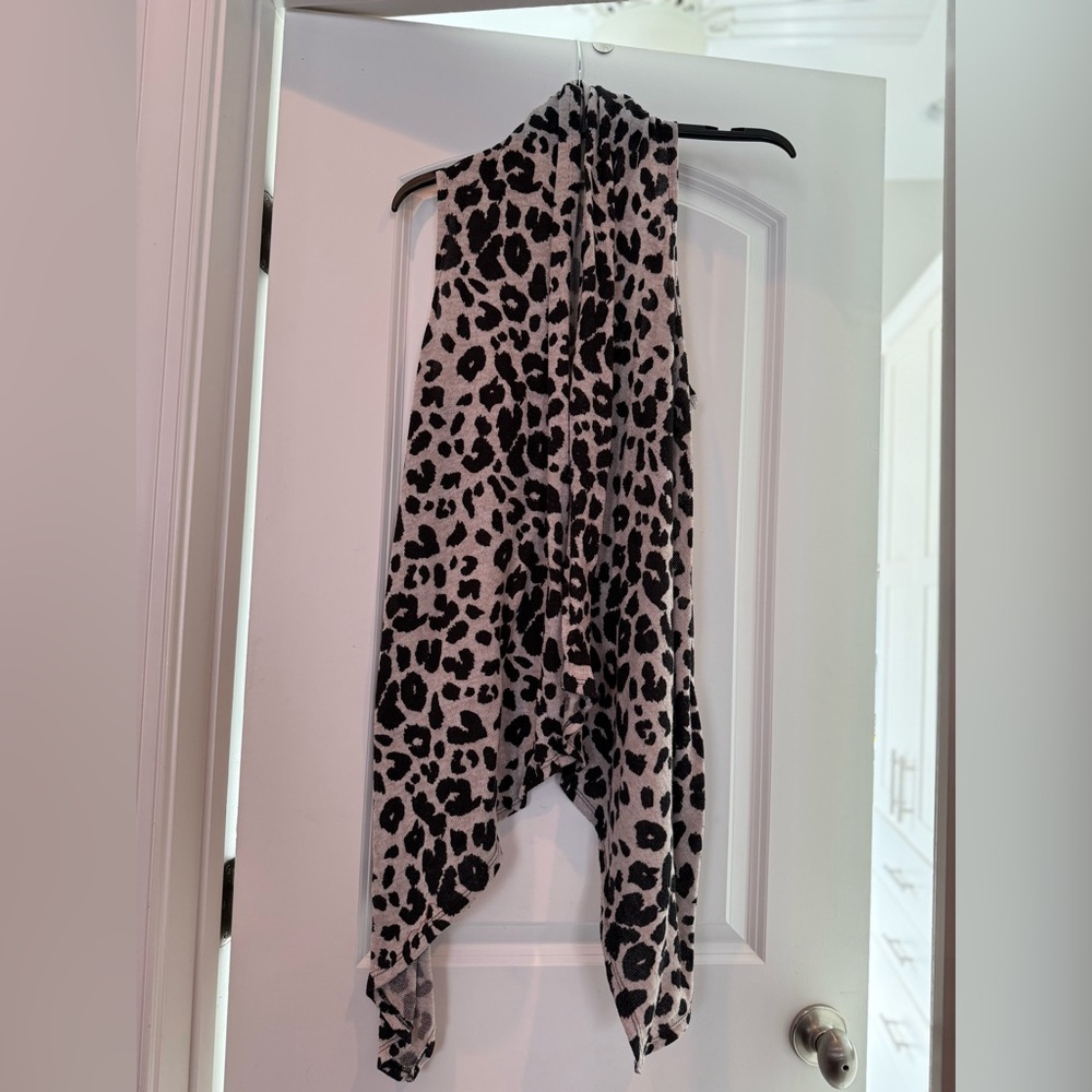 Chic Leopard Print Women's Sleeveless Cardigan